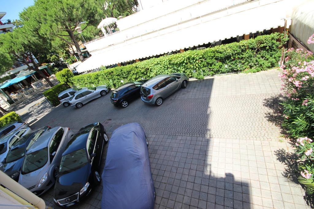 Hotel Roma Лидо ди Йезоло Стая снимка